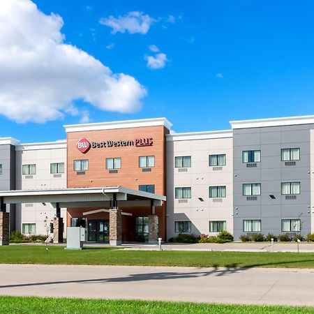 Best Western Plus Morden Exterior photo