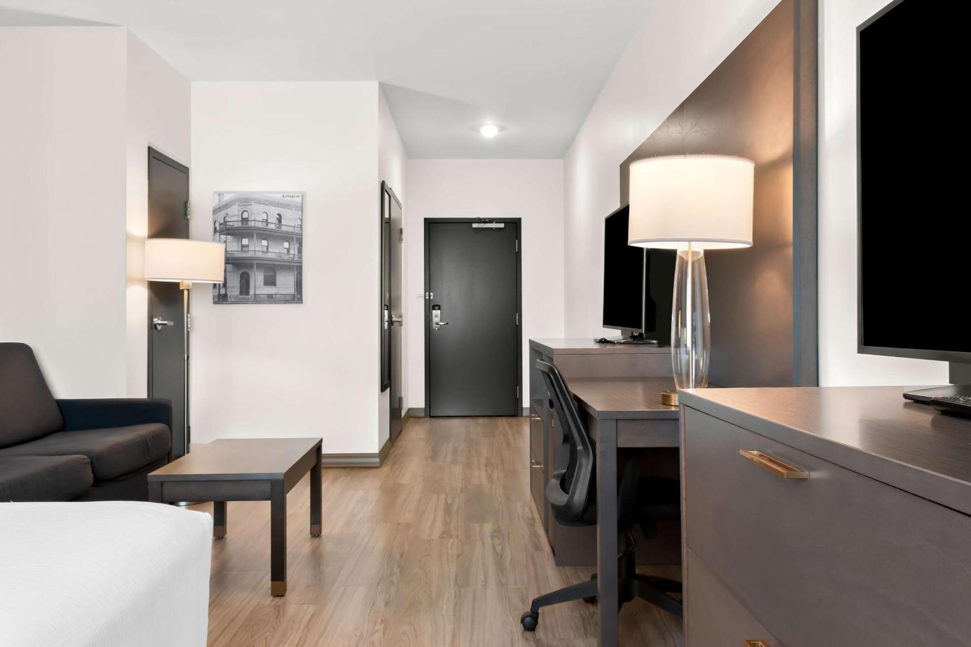 Best Western Plus Morden Exterior photo