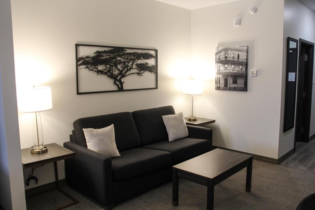 Best Western Plus Morden Exterior photo